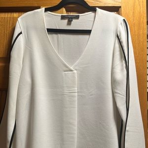 Marc New York White blouse size small can fit up to a medium.